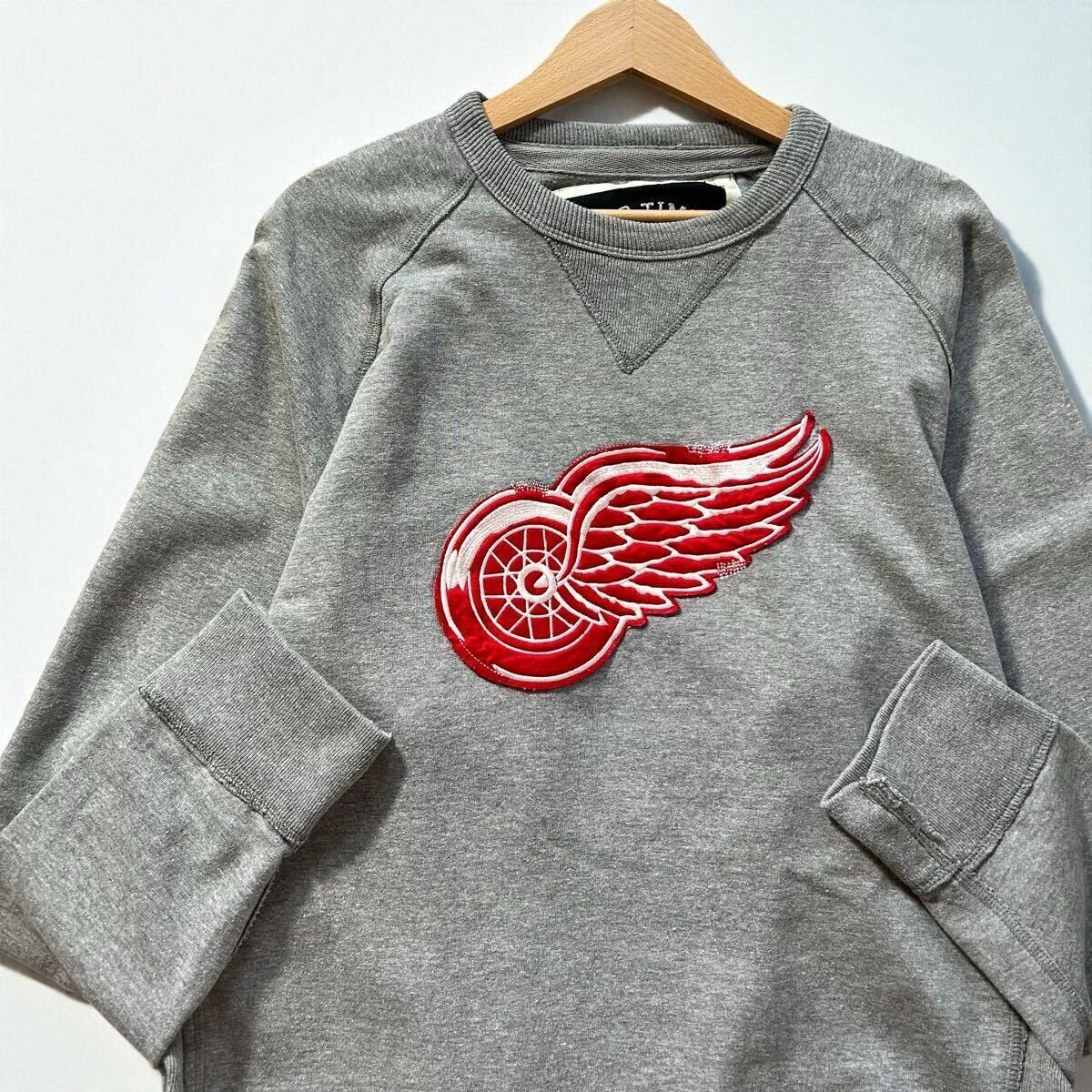 古着 OLD TIME HOCKEY デトロイト レッドウィングス ラグラン 前V スウェット トレーナー グレー XL /NHL 赤翼 ロゴワッペン ホッケー /y18拍卖