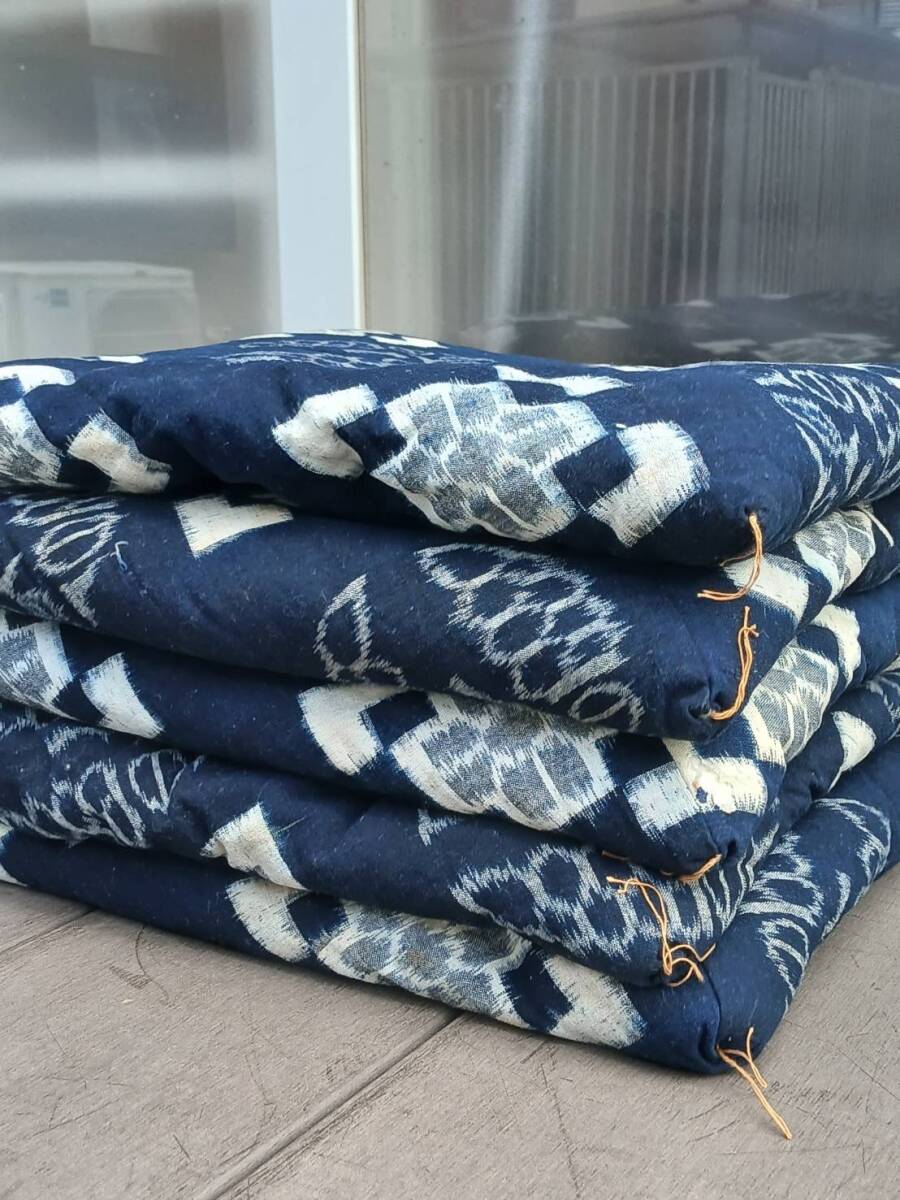 カスリ 座布団 5枚 藍染 リメイク 素材 パッチワーク ボロ かすり 絣 希少 うぶだし 珍品 拍卖