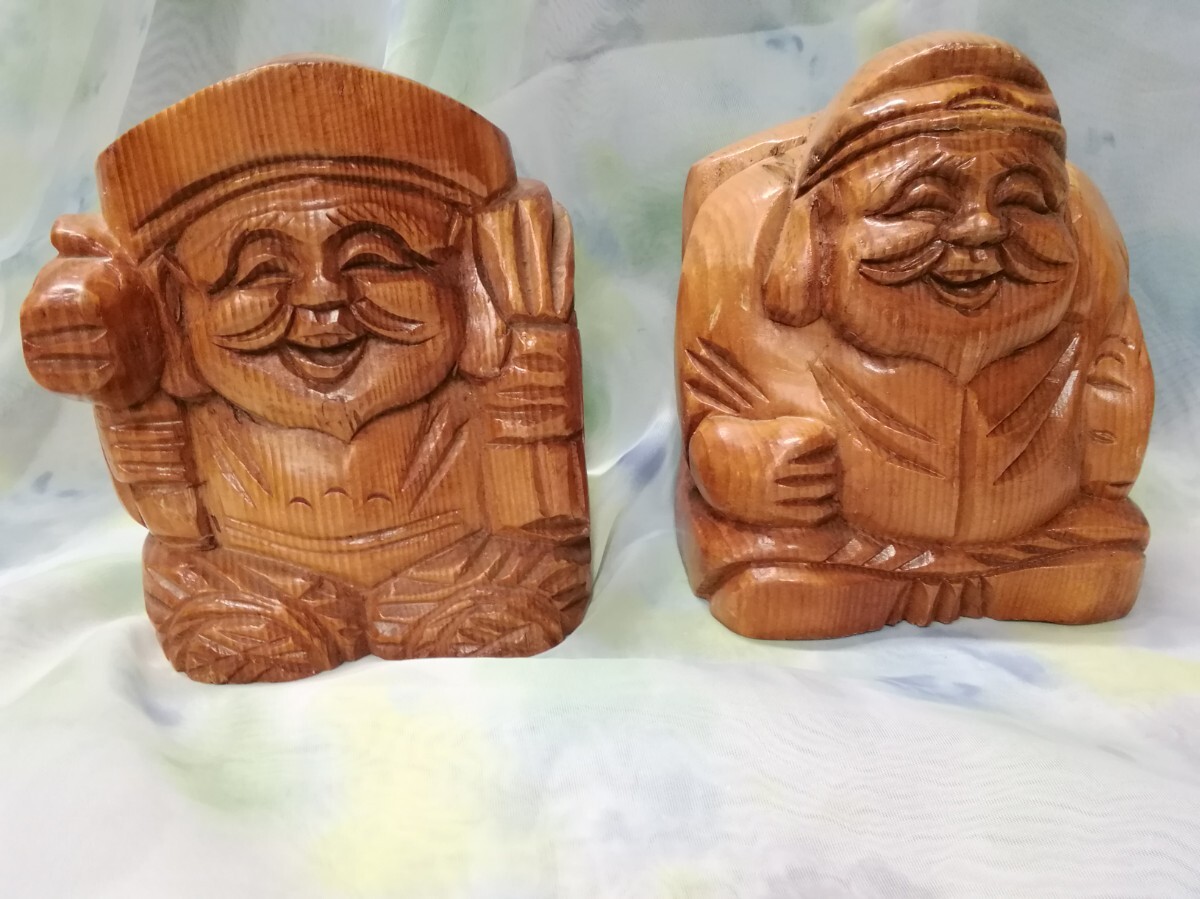 g_t P495 ☆七福神 2体 天然木 木彫り 縁起物 彫刻 高さ15cm 横幅13cm 奥行き10cm 置物拍卖