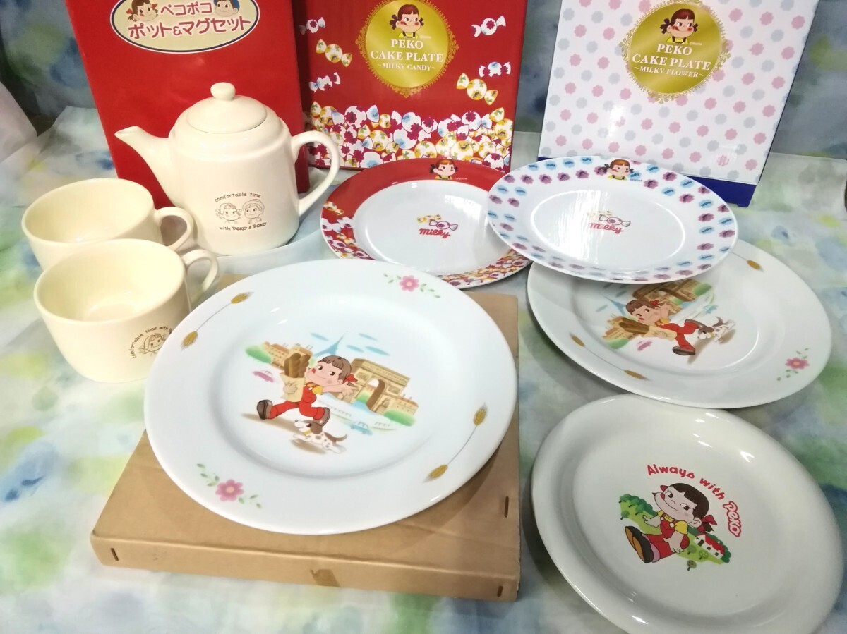 g_t L570 ☆ペコちゃん ポット&マグセット プレート 5枚 (うち2枚中古) まとめて 食器 陶器拍卖