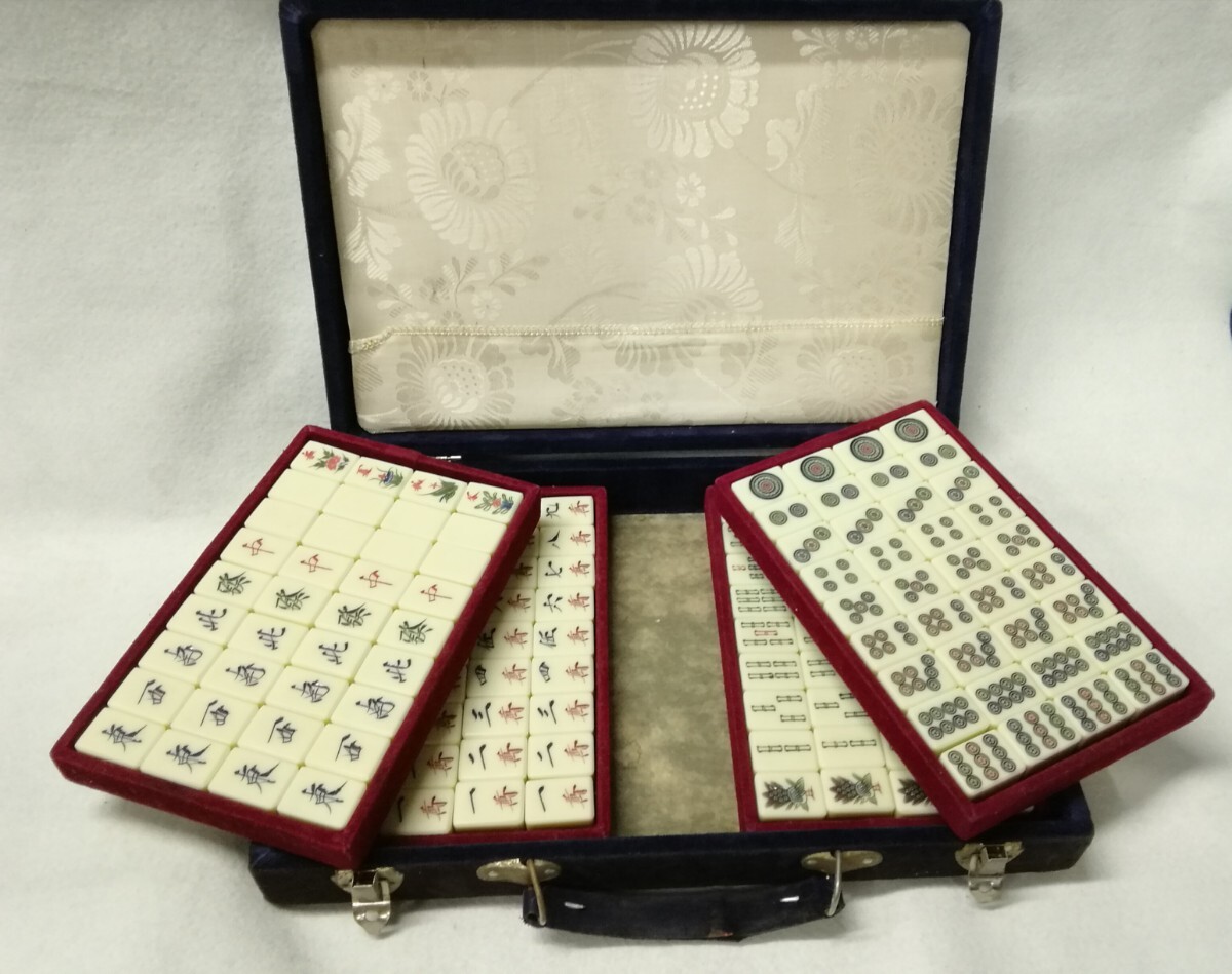 g_t P481 ☆【麻雀牌 ケース入り】中古品 麻雀牌 背竹 マージャン ※点棒 サイコロ欠品 画像のもののみ 昭和レトロ 現状品拍卖