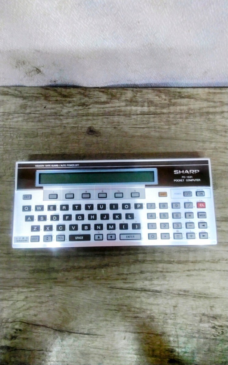 g_t M573 SHARP POCKET COMPUTER 本体 カバー付 (PC-1501)★コンピュータ★ポケットコンピュータ★昭和レトロ☆シャープ拍卖
