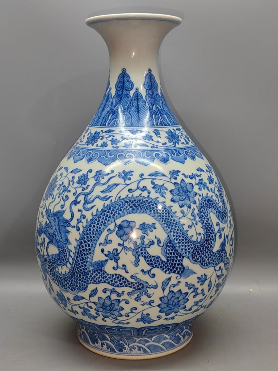 【竹河】中国古美術 清時代 青花 花瓶 時代物 唐物 古玩 骨董 藏出 置物 骨董品 当時物 置物 飾壺 中国磁器 染付 高さ30cm br23拍卖