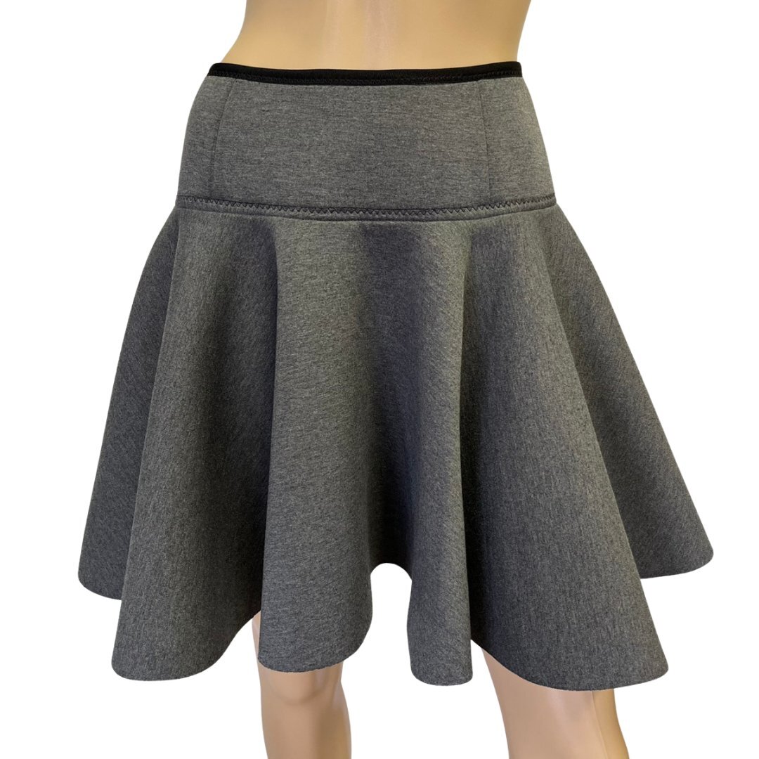 美品 LANVIN ランバン フレアスカート 表記 38号 M 相当 グレー 伸縮性 美シルエット ひざ丈拍卖