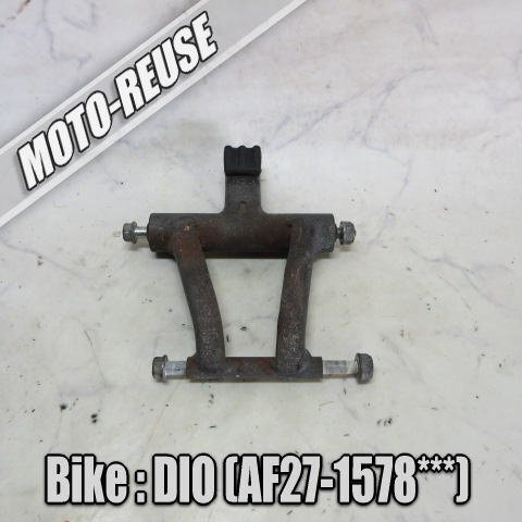 □【スーパーディオ DIO AF27】純正エンジンハンガー エンジンマウント (AF28 ZX SR) □K79237拍卖