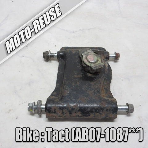 □【Tact タクト AB07 2st/12V車】純正エンジンハンガー エンジンマウント□K67851拍卖