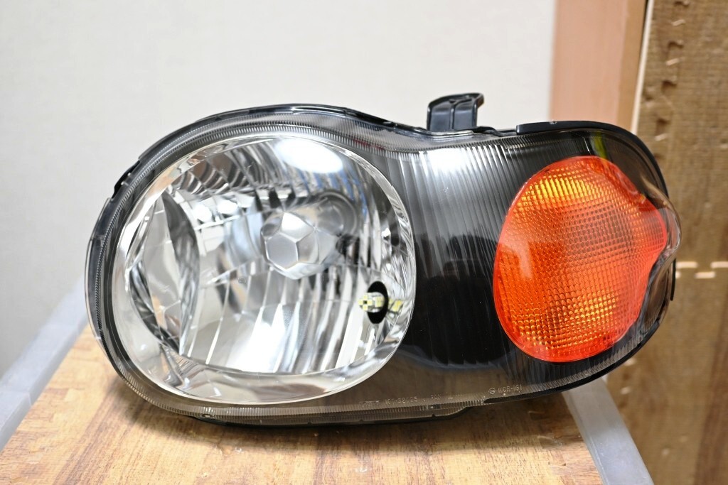 綺麗 付属完備 黄ばみ無 SUZUKI HA12S HA22S スズキ アルトワークス 純正 ブラック ハロゲン 左側 ヘッドライト 助手席側 KOITO 100-32095拍卖