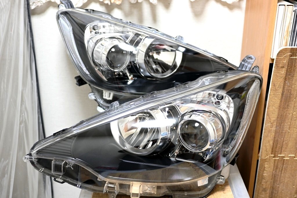 美品 付属品完備 TOYOTA NHP10 トヨタ アクア G's 純正 ブラック 前期 LED 左右 ヘッドライト ASSY KOITO 52-247 ① コーティング W拍卖