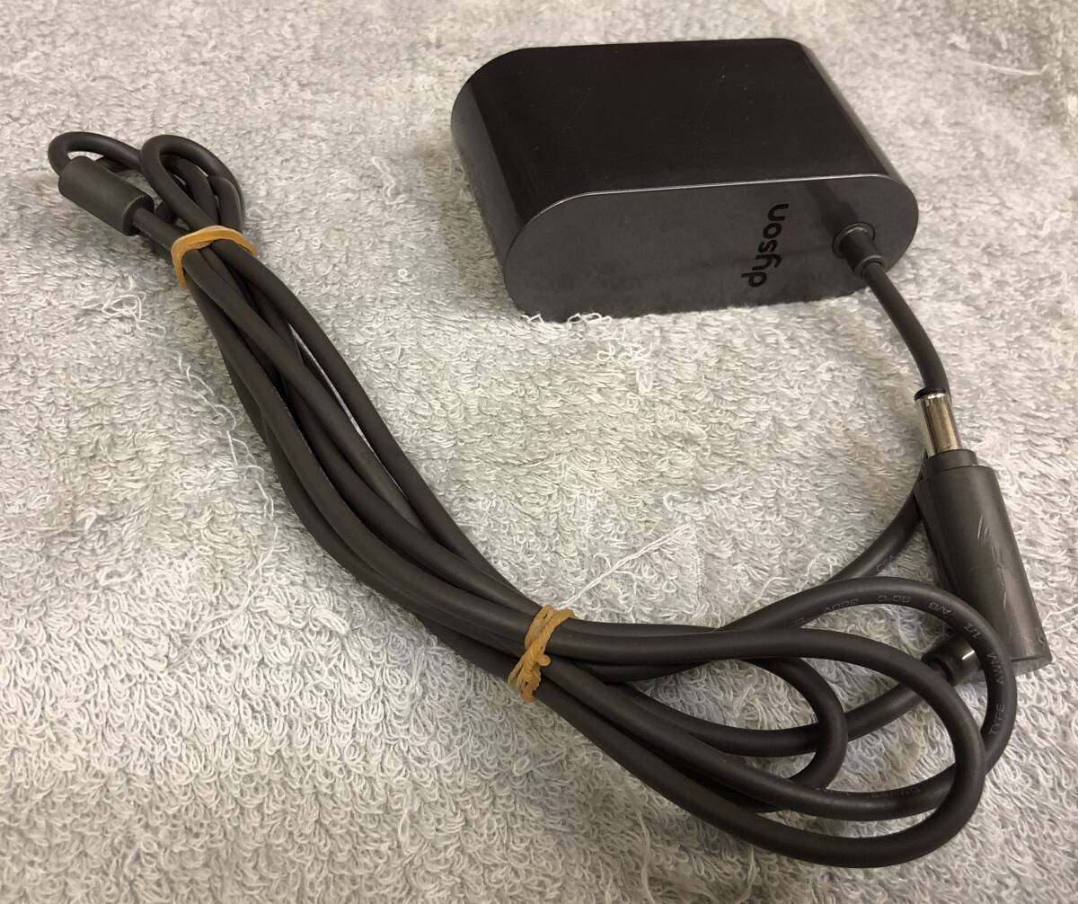 ☆☆ dyson/ダイソン 掃除機用充電器 純正ACアダプター 205720-04拍卖