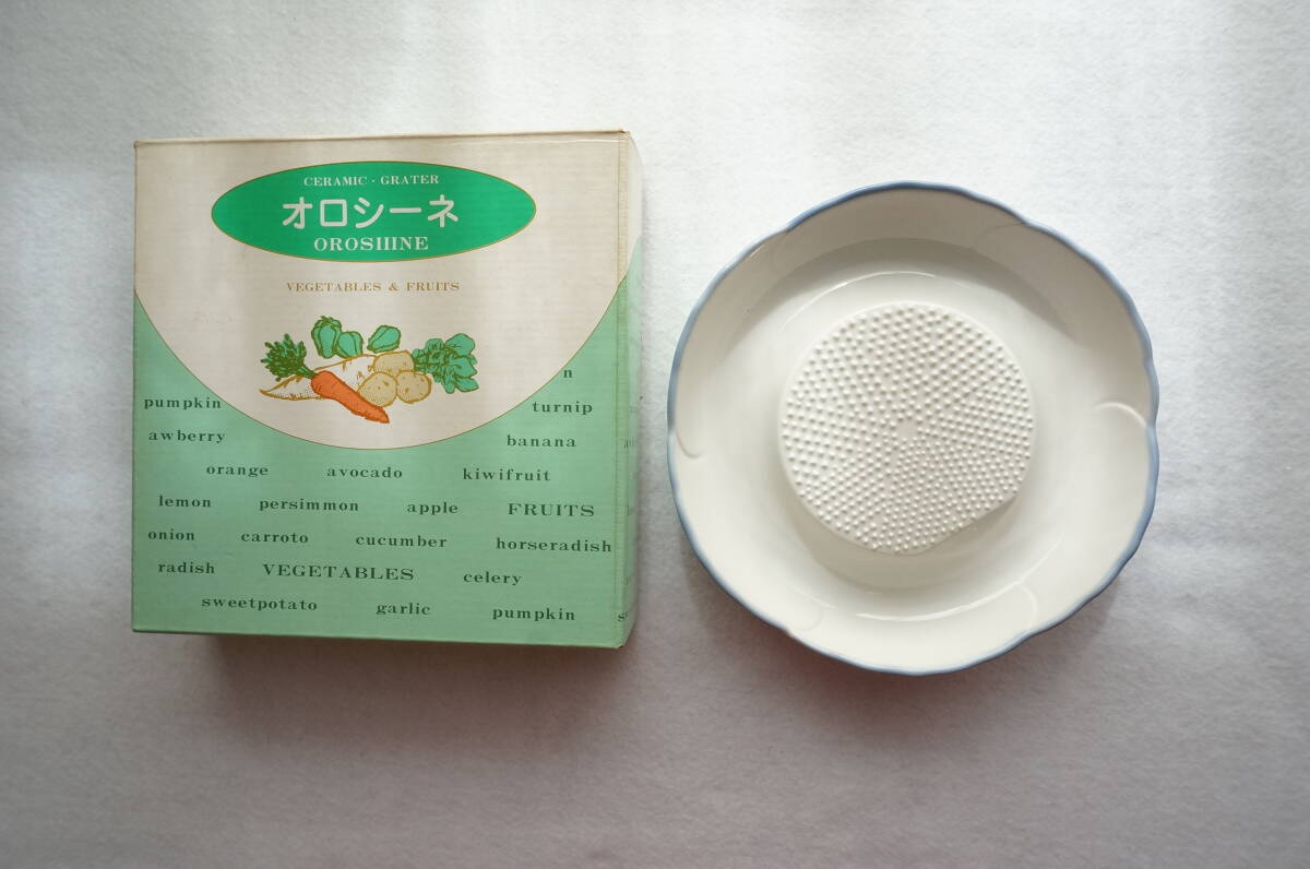 「新品・未使用」 オロシーネ おろし器 セラミック製 シリコン滑り止め おろし金 キッチンツール拍卖