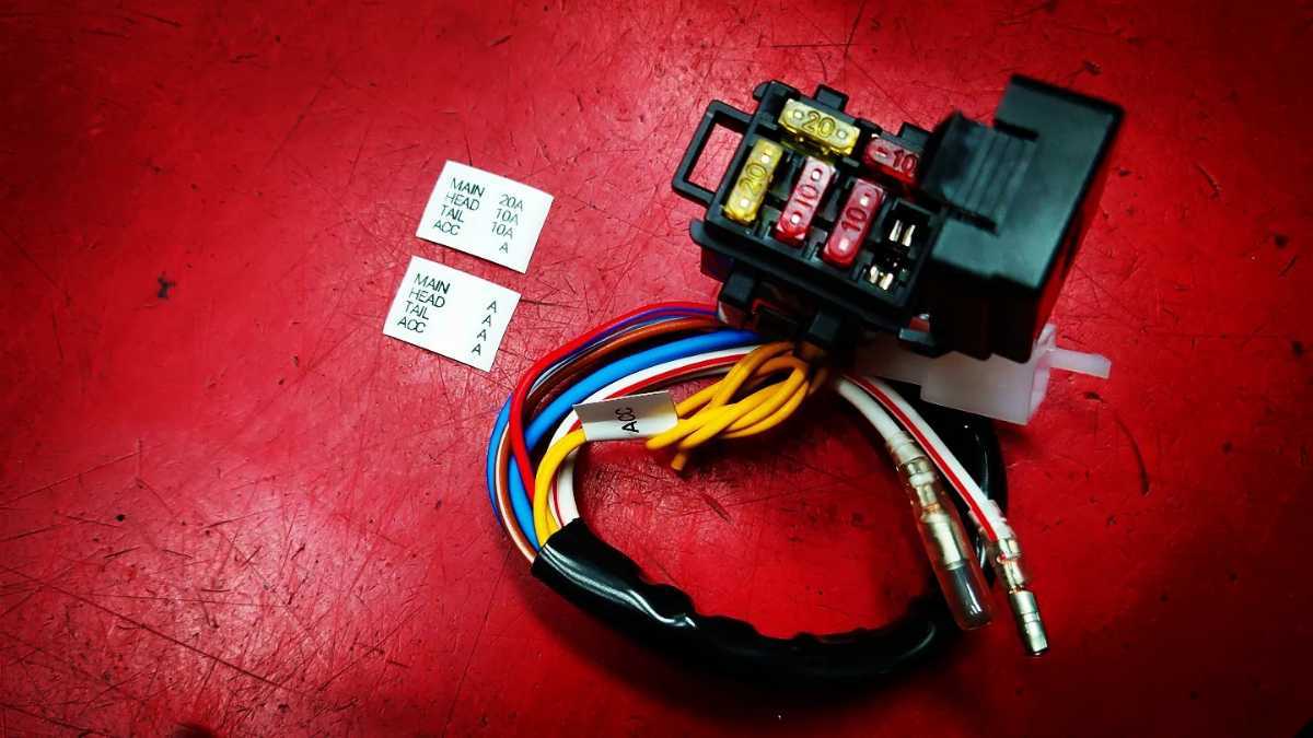 カプラーオン!!A【強化ハーネス】純正同色配線仕様 ブレード ヒューズボックス ( 板ヒューズ Z900 Z750 Z1000 Z1-R Z750T Z750LTD Z400FX拍卖
