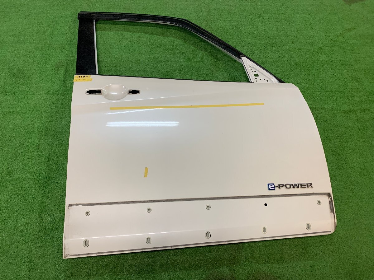 NISSAN 日産 セレナ C27 雹害 右フロントドア 右 R 運転席側 フロントドア フロント ドア 修復・付け替え等に拍卖