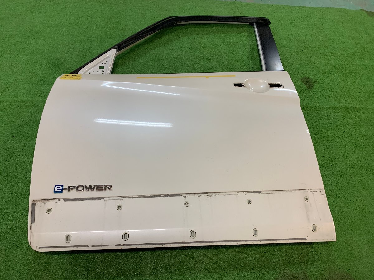 NISSAN 日産 セレナ C27 雹害 左フロントドア 左 L 助手席側 フロントドア フロント ドア 修復・付け替え等に拍卖