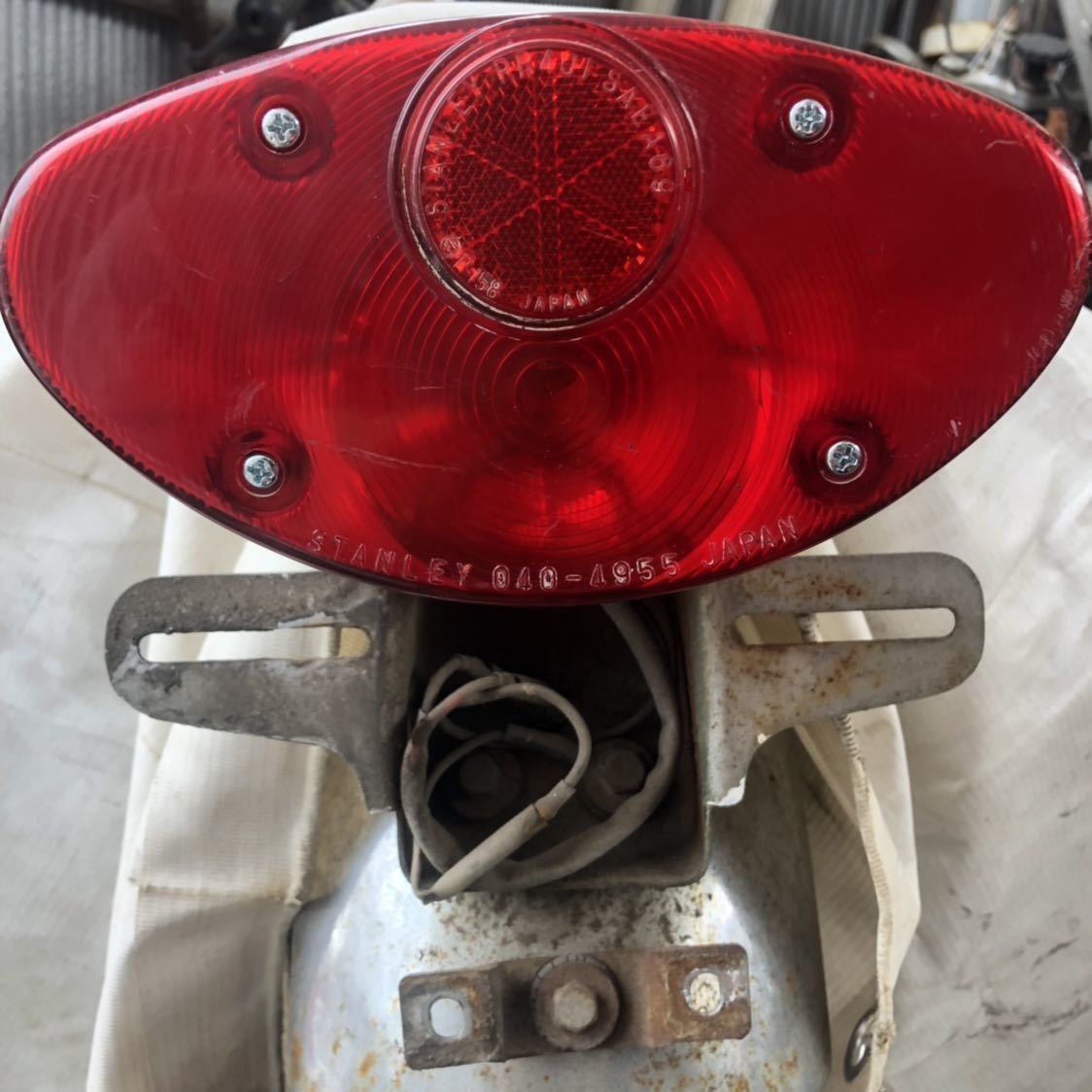 250SS 350SS 750SS S1 S2 H1B H1C H2 初期型 W1SA W3 テールランプレンズ ネジ 4本 1台分 ユニクロメッキ拍卖