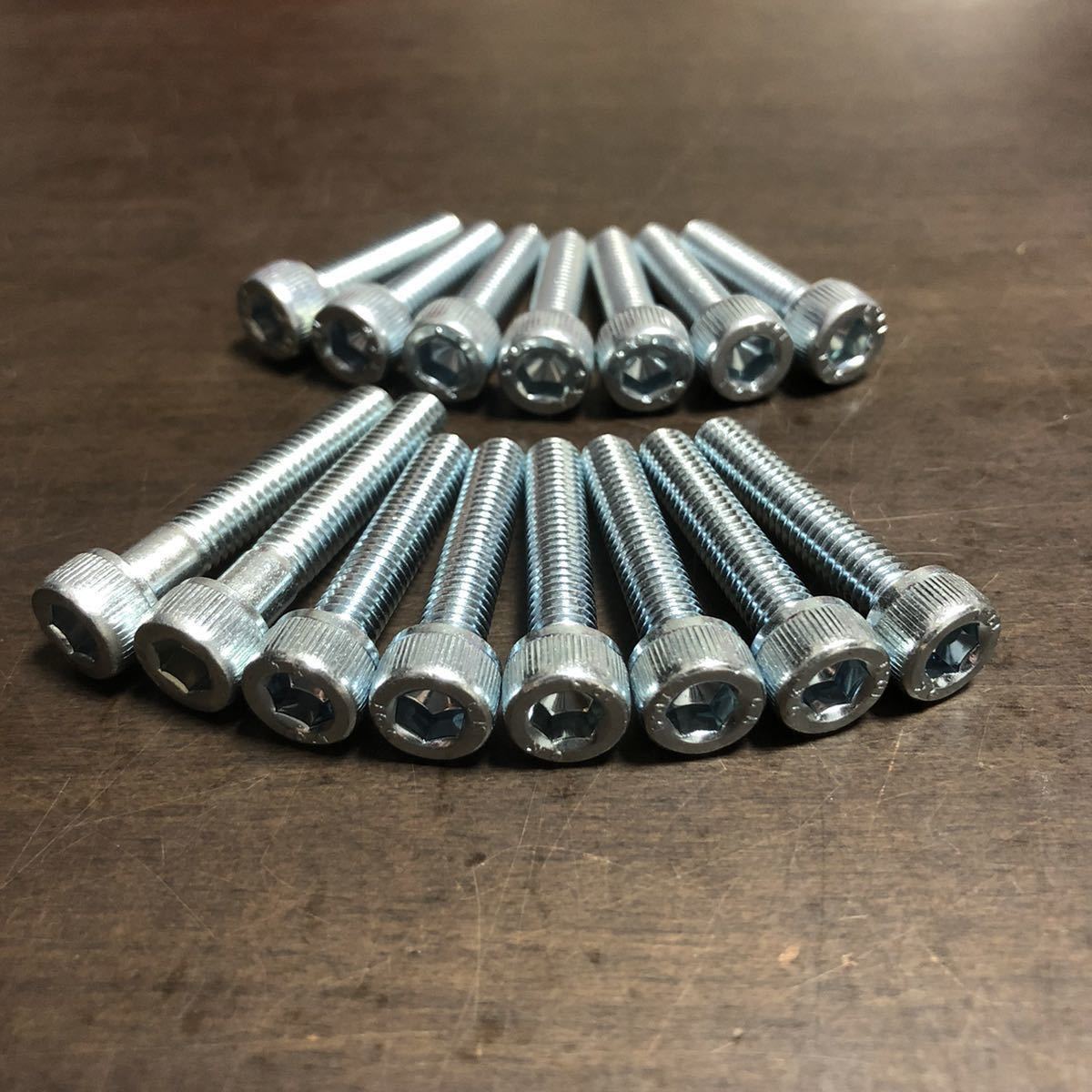 XT250 エンジンカバーボルト クランクケースに優しいスチールタイプ ユニクロメッキキャップスクリュー 1台分フルセット 3Y5 30X 48Y拍卖