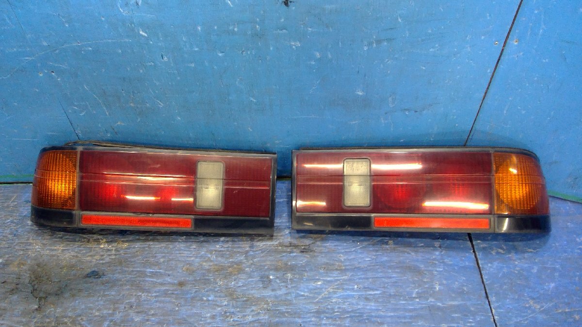 (I) マツダ サバンナ RX-7 RX7 FC3S テールライト テールランプ レンズ 左右セット KOITO 220-61293 右側1箇所バルブ欠品 (3536)拍卖