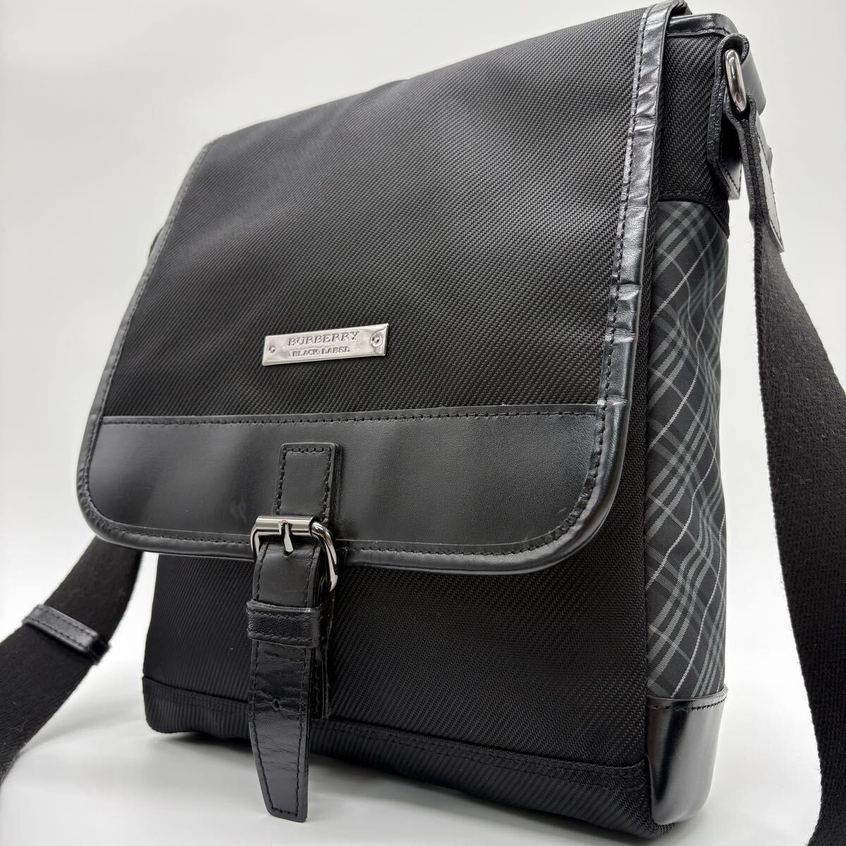 【美品】 BURBERRY BLACK LABEL バーバリーブラックレーベル ショルダーバッグ メンズ ノバチェック 斜め掛け ナイロン レザー ブラック 黒拍卖