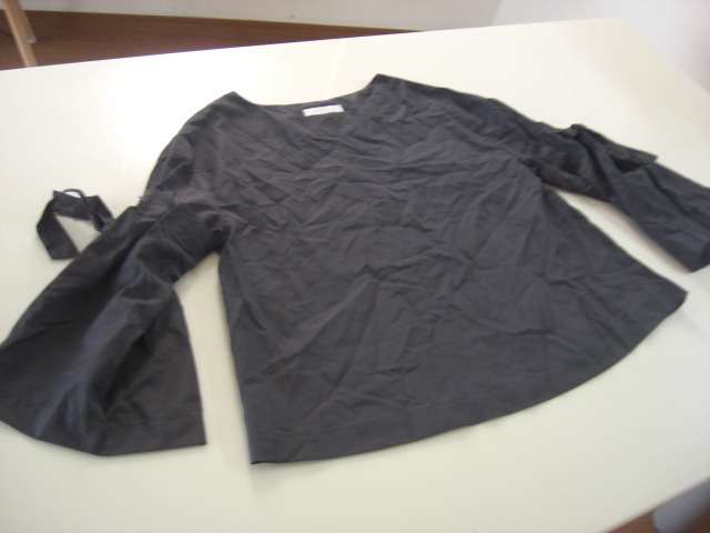 美品アメリカンホリック 袖フリルカットソーチャコール拍卖