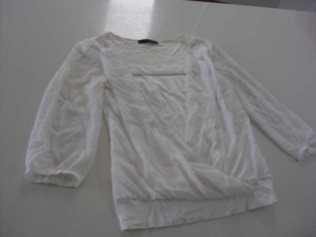 美品22OCTOBRE カシュクールカットソーアイボリー2拍卖