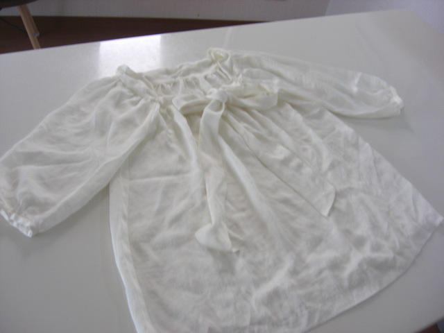 美品スピックアンドスパン ノーブル デザインブラウス アイボリー拍卖