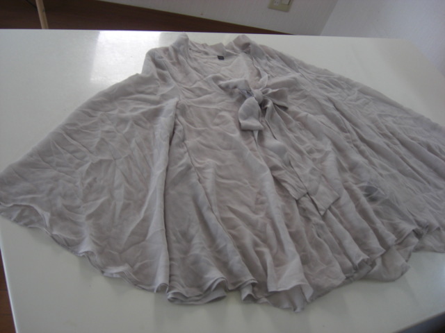 美品sov ケープ袖ブラウス グレージュ拍卖