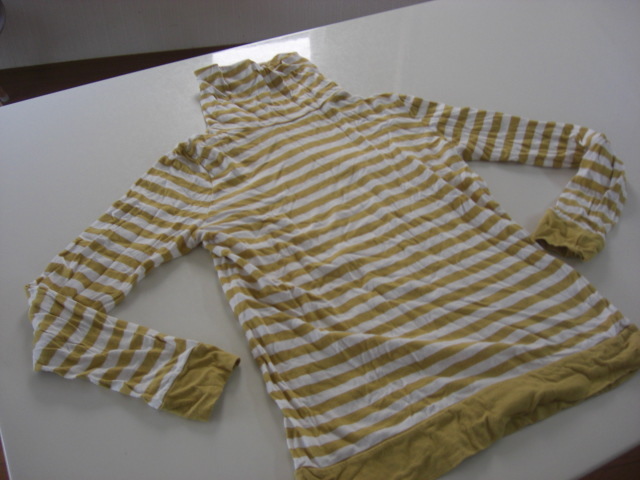 美品マジェスティックれゴン ボーダーハイネック長袖 からし拍卖