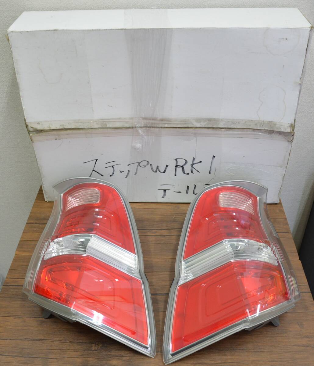 0024-10 HONDA ホンダ ステップワゴン チューブLEDテール スモークレンズ RK1/2/5/6 2009年式 車パーツ 車用品 テールライト 拍卖