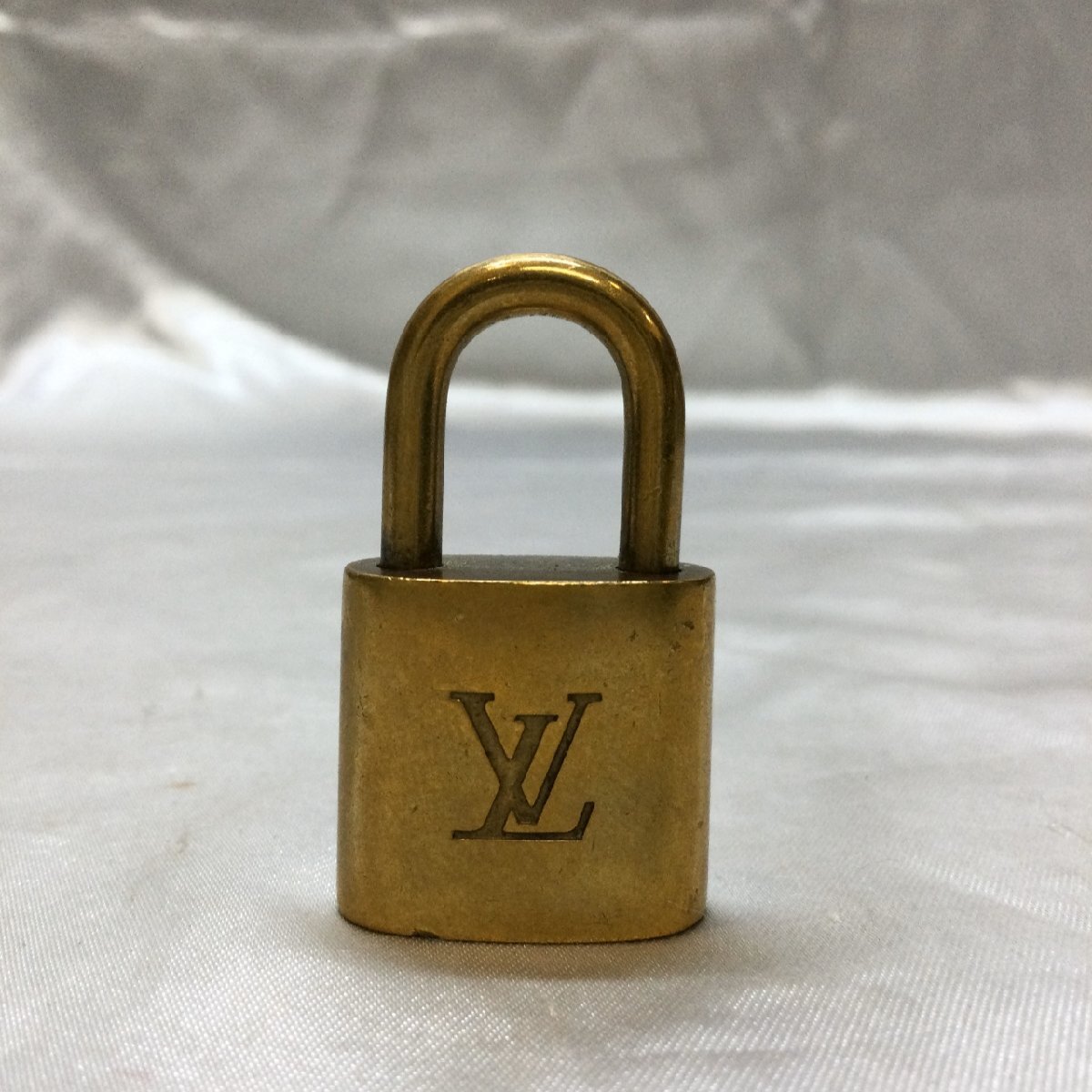 【中古/現状品/KU】LOUIS VUITTON ルイ ヴィトン カデナ 316 南京錠 パドロック アクセサリー カギ欠品 MZ1004拍卖