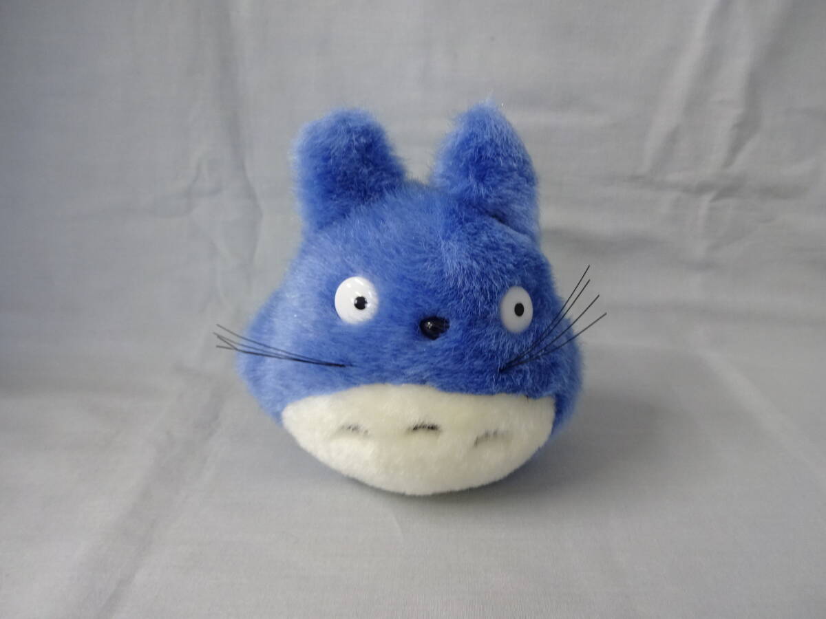 となりのトトロ 中トトロ ぬいぐるみ 高さ:約14cm 横幅:約13cm 奥行:約14cm 青 スタジオジブリ 宮崎駿拍卖