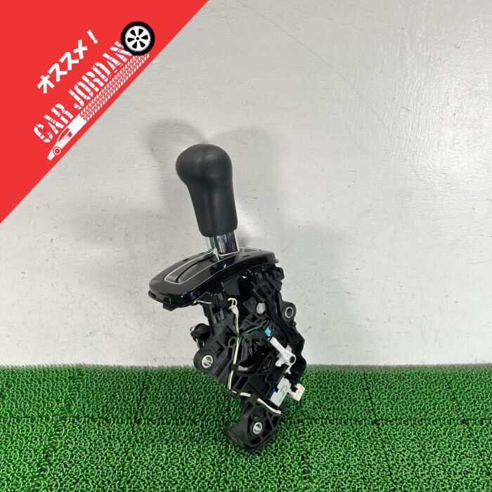 N BOX カスタム JF3【シフトノブ】レバー MNE51 54200-TY0-952 H30 ホンダ (5.8万km) NBC085拍卖