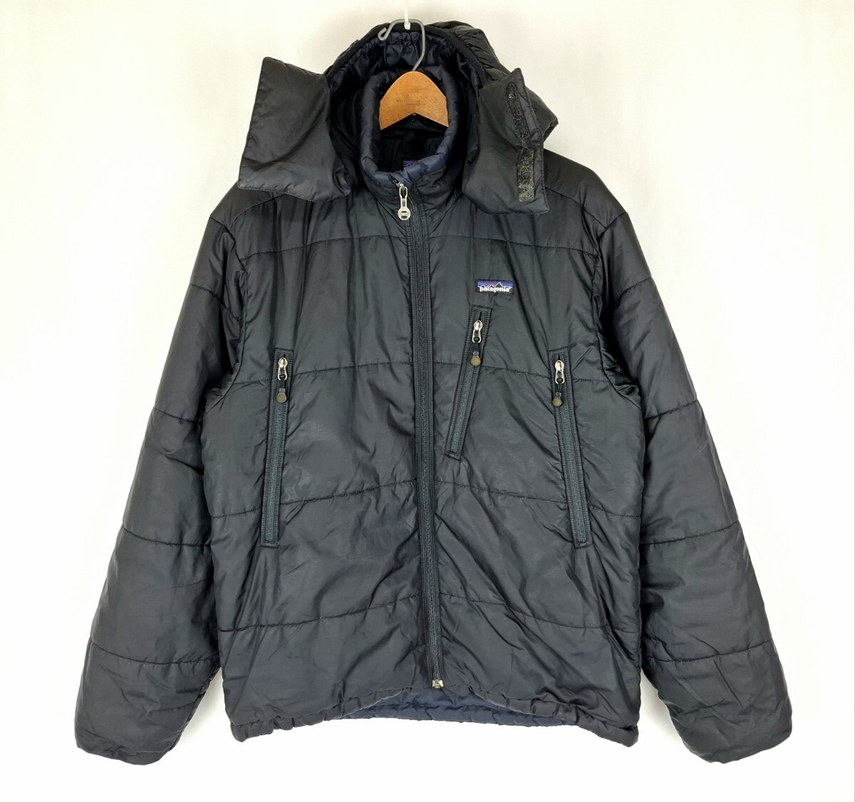希少 patagonia パフジャケット 黒 M 83990fa パタゴニア 中綿ジャケット マウンテンパーカー ダスパーカー お探しの方にも拍卖