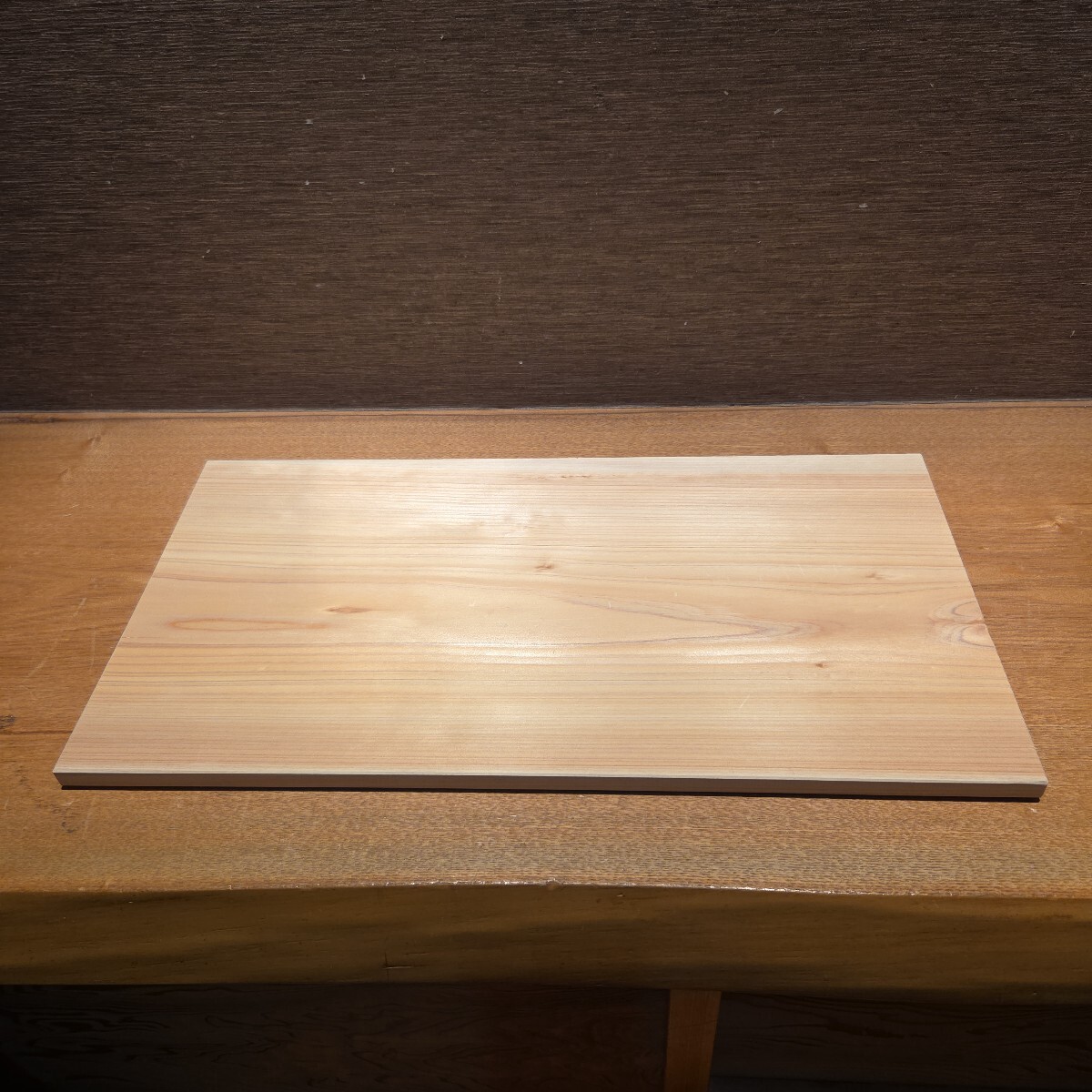 かなり大きいけど厚みは薄い桧のまな板564mm拍卖