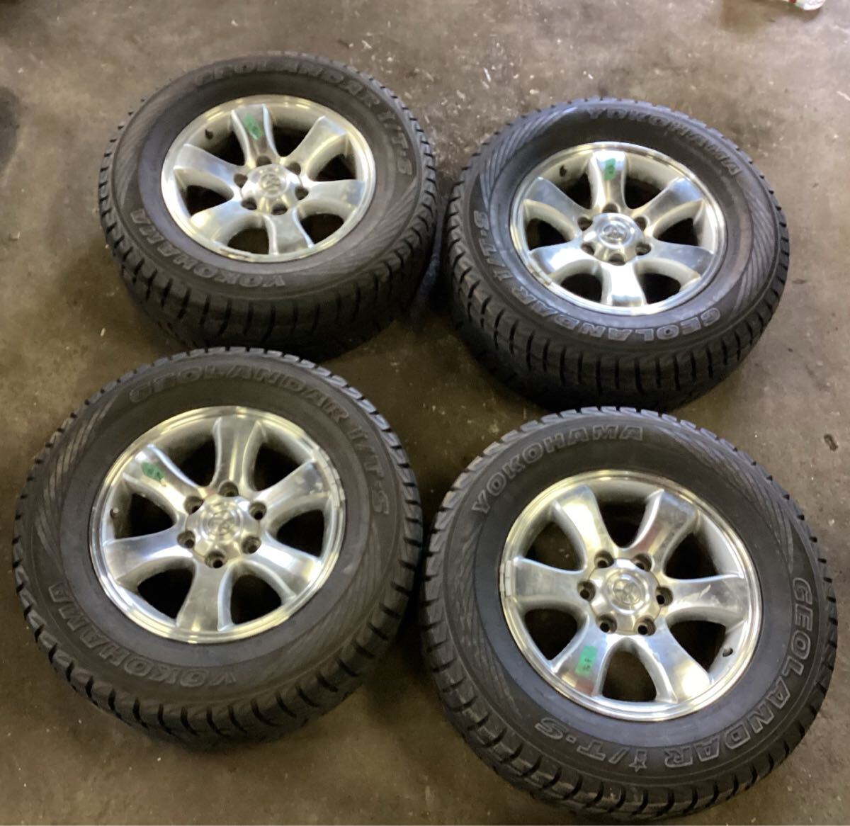 ランクル プラド 120系 純正アルミホイールタイヤ付き 17インチ 7.5J 6穴 PCD139.7 オフセット+30 ハブ径約106mm 265/65/17拍卖