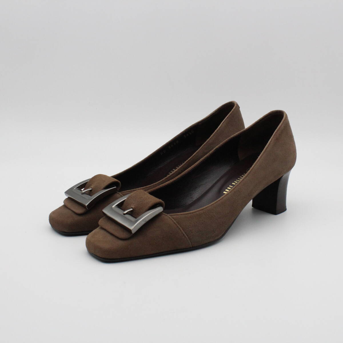 64■シューギャラリーオオタ バックルモチーフパンプス(36半)拍卖