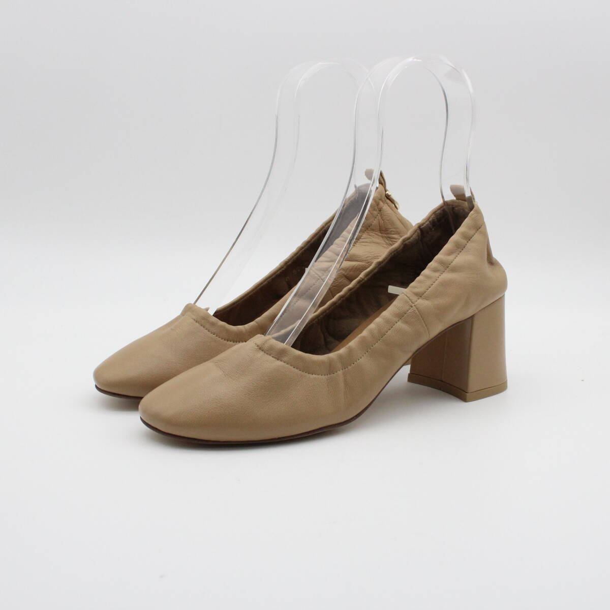 09■GRISE ルタロン 本革バックギャザーパンプス(23.5cm)超美品拍卖