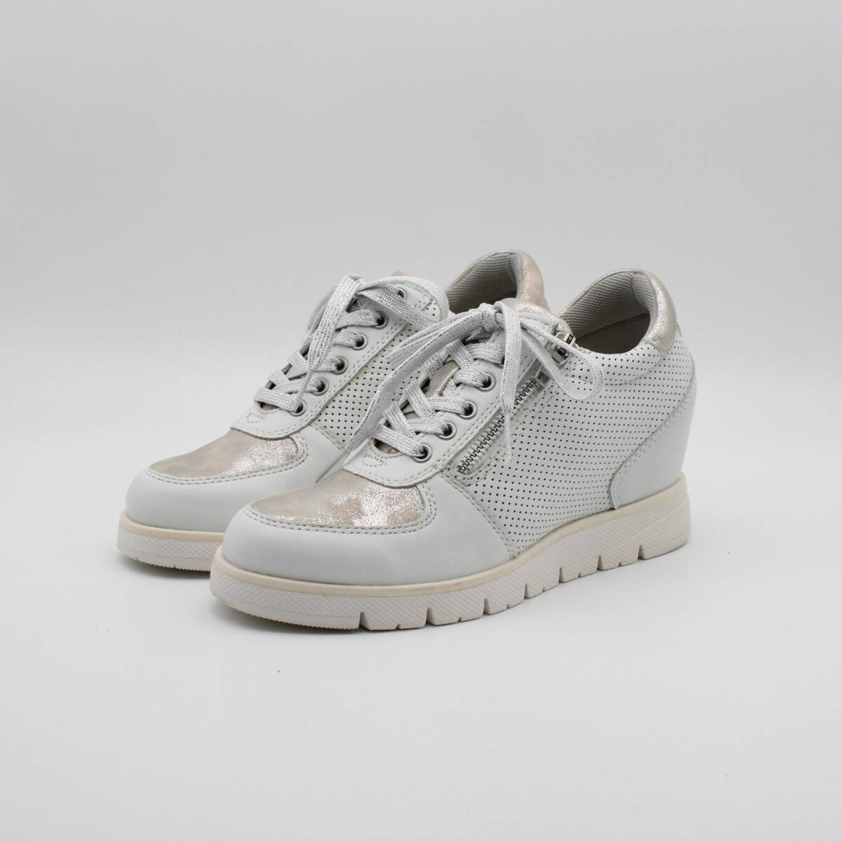 50■新品♪マヤマヤ 軽量サイドZIPヒールスニーカー(36)拍卖