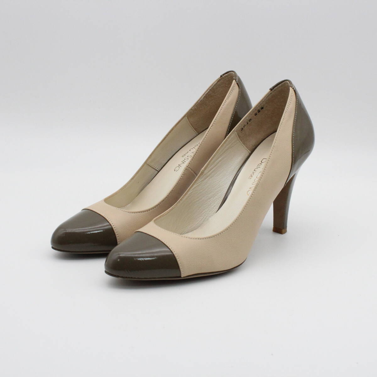 ボディドレッシング 本革 切り替えコンビパンプス(22.5cm)美品拍卖