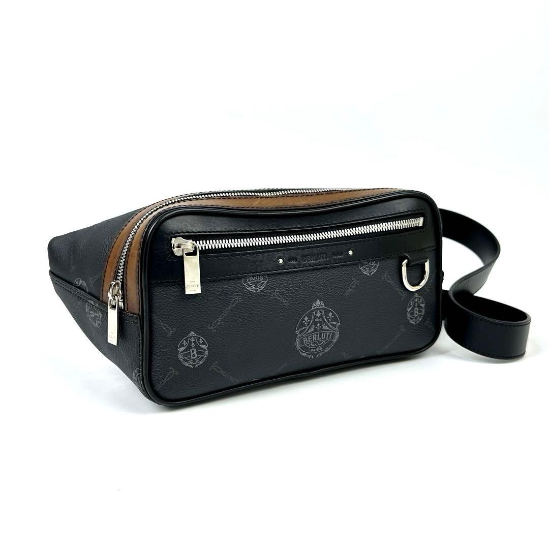【美品】BERLUTI ベルルッティ ウエストバッグ シグネチャー クレスト 総柄 ボディバッグ ヴェネチアレザー PVC 黒 ブラック 男女兼用拍卖