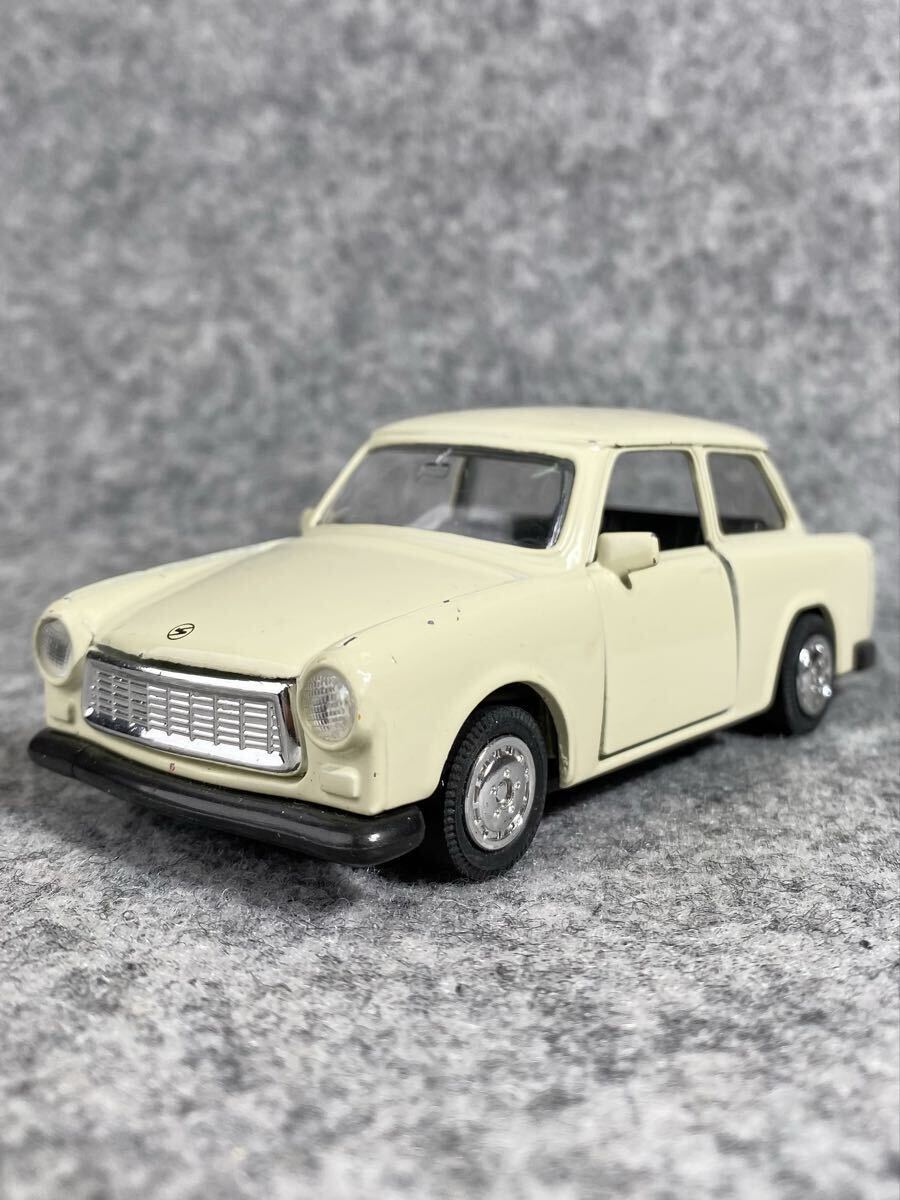 ビンテージ ミニカー 11cm TRABANT 601S クリーム 東ドイツ 大衆車 ★ 旧車 珍車 ドイツ トラバント 601拍卖