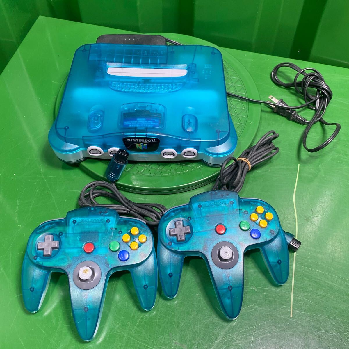 【通電OK】 NINTENDO64 ニンテンドー64 コントローラー付きセット 動作未確認 現状品 中古品 部品取り クリアブルー 10281350拍卖