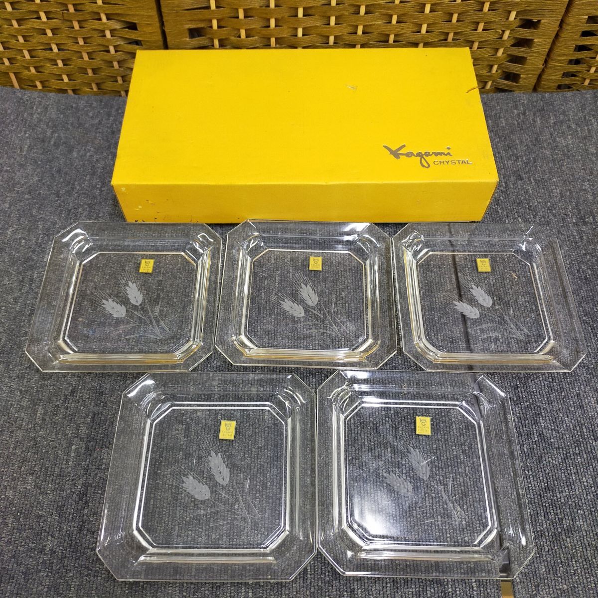 E06-20251014-98 KAGAMI CRYSTAL プレート 5枚セット 切子ガラス 日本製 高級食器 デザート皿 【未使用】ケーキ皿拍卖