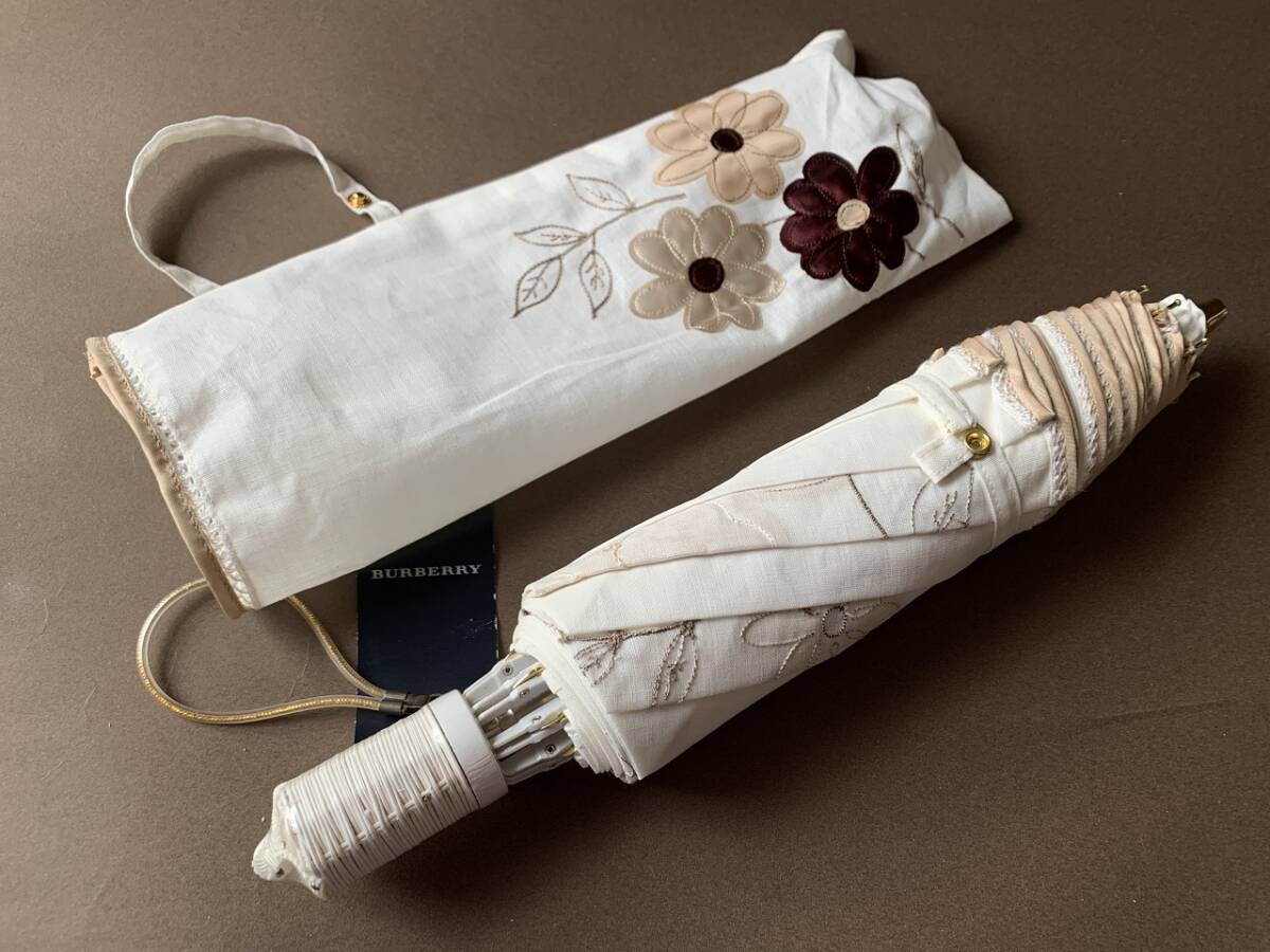 ★新品未使用★BURBERRY★バーバリー★刺繍ロゴ付・花柄★UVカット・折り畳み傘・日傘・雨傘・50cm三段折り★日本製拍卖