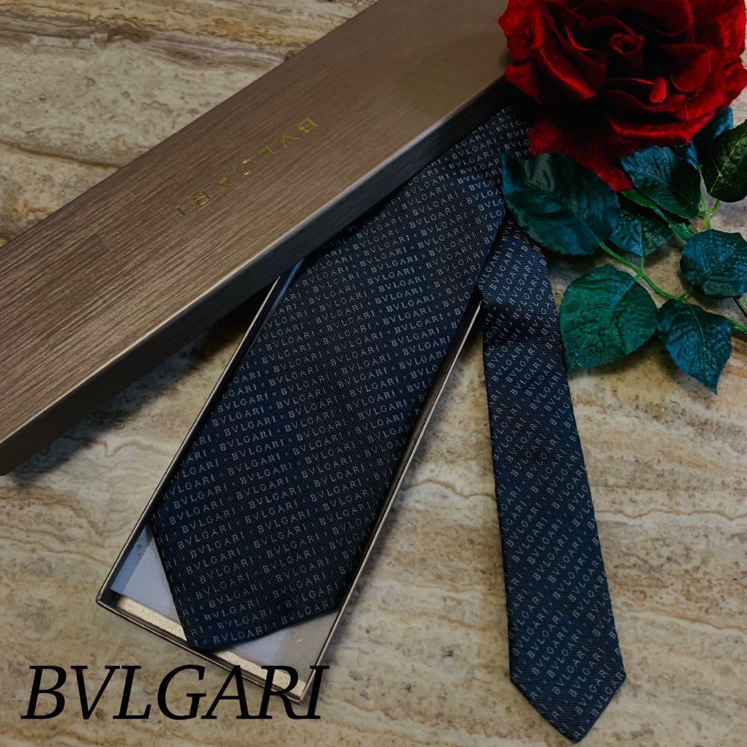 N72 美品 ブルガリ セッテピエゲ ロゴ総柄 ロゴ刺繍 ネクタイ メンズ拍卖