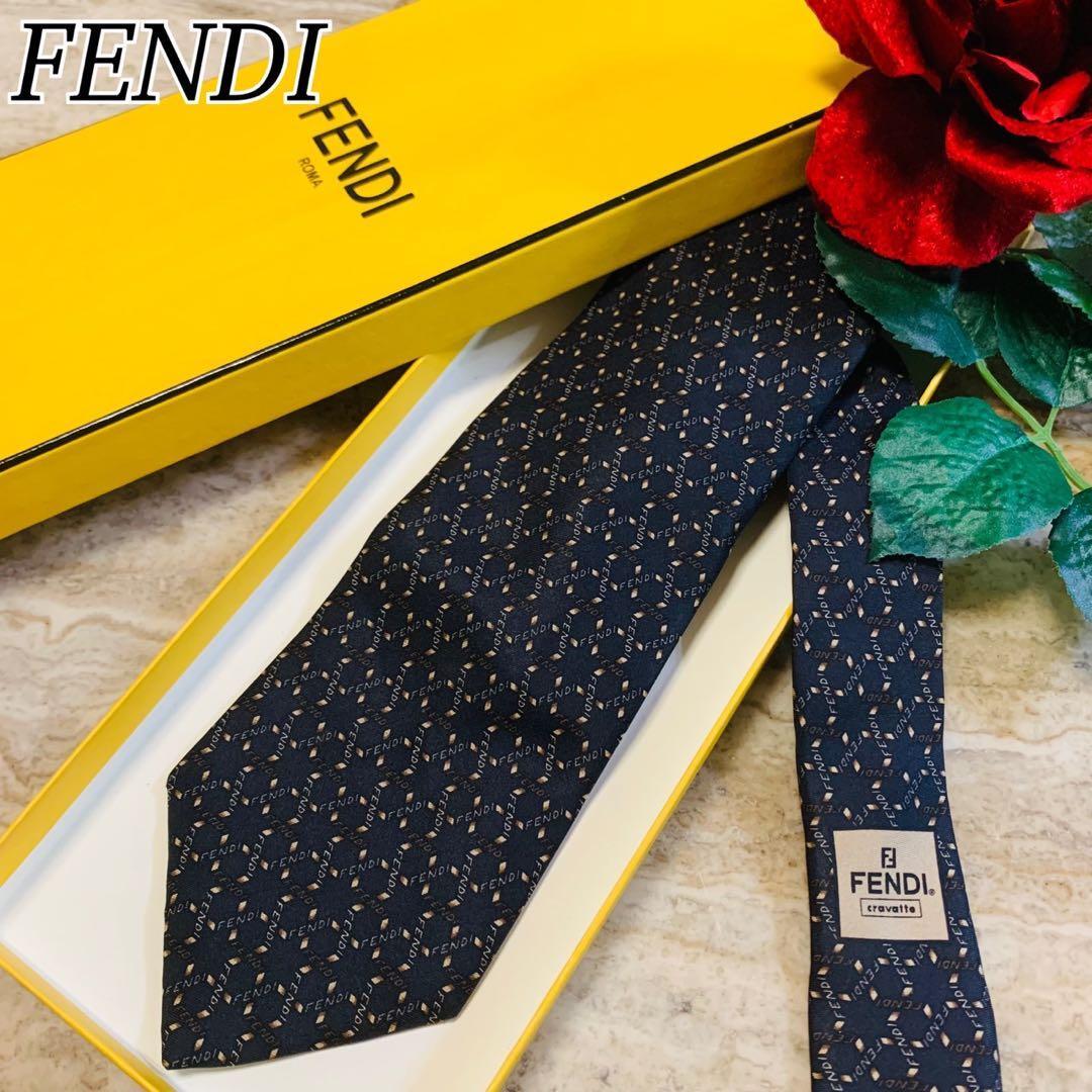 N156 美品 フェンディ ロゴ総柄 ブラック ネクタイ メンズ拍卖
