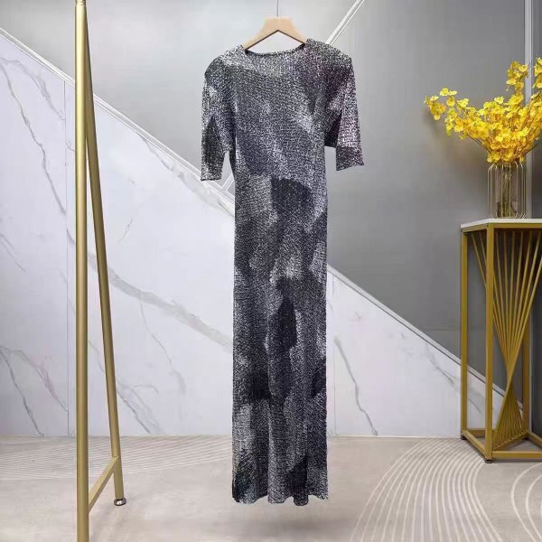 2510プリーツpleats ワンピース上着肌触り弾力ドレープ性いい 絞り染めグレー拍卖