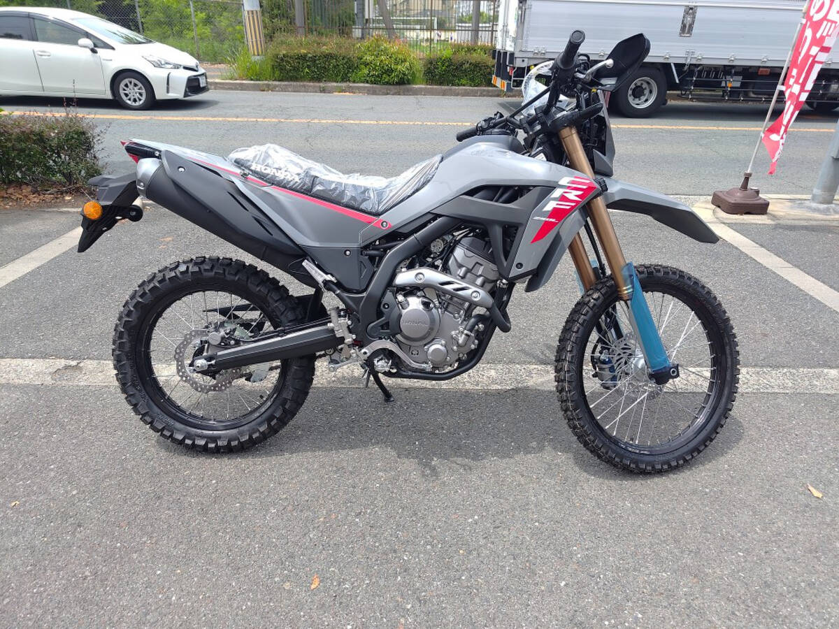 ホンダ CRF250L 2025年式 店頭でも販売いたしております。必ず落札前に在庫確認を下記店舗までお電話にてご連絡願います。拍卖