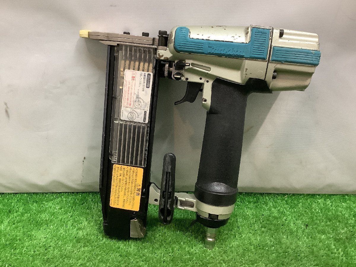 中古品 makita マキタ 50mm 常圧 仕上釘打 フィニッシュ 内装作業用 AF502N拍卖