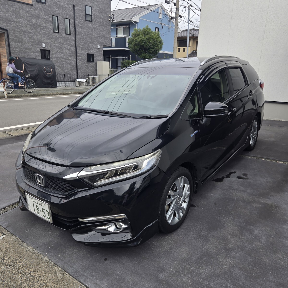 福岡市発 HONDA シャトル H28 中古車 車検2年付 ハイブリッド DAA-GP7 拍卖