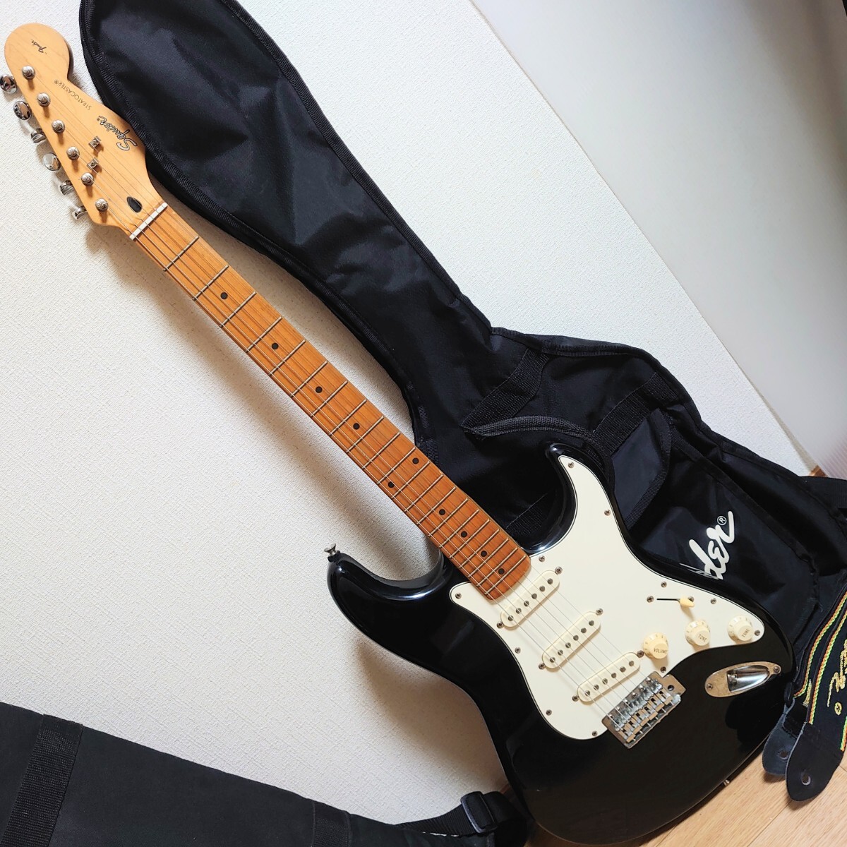 【1円スタート】Fender Squier Strato caster フェンダー エレキギター 弦楽器拍卖