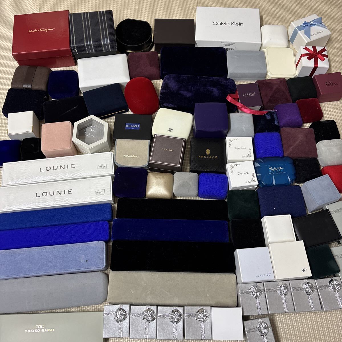 【福袋】アクセサリー*ジュエリー*服飾小物*ケース*空箱*大量まとめ売り*4℃*Calvin Klein*pepe*KENZO等*拍卖